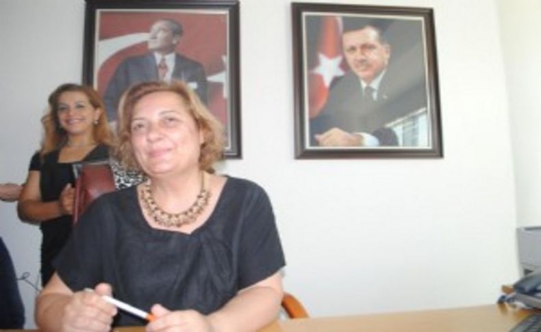 AK Parti İzmir’de kadın kolları hazır kıta